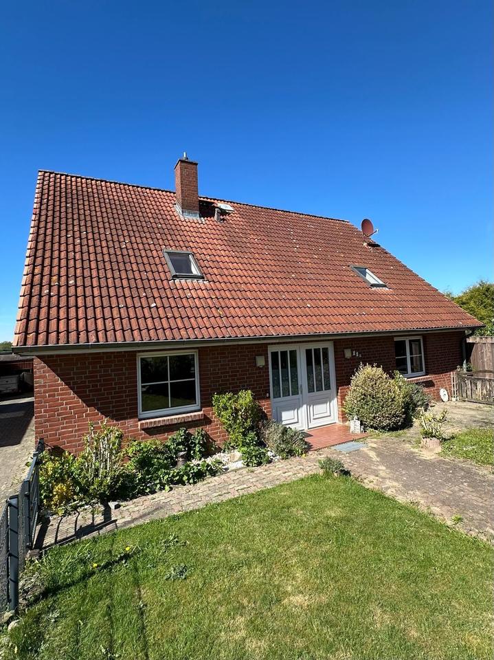 Thumbnail-Seltene Feldrandlage: Zweifamilienhaus mit großem Potenzial