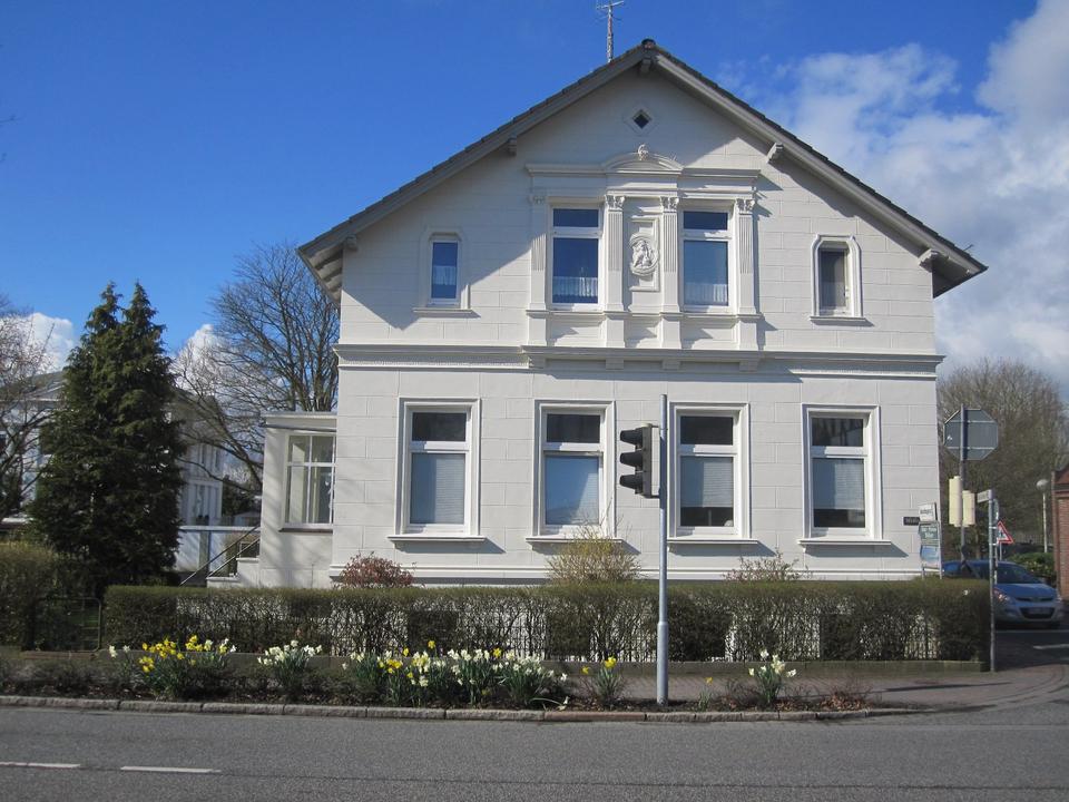 Thumbnail-Wohnen im repräsentativen Villenhaus, 26441 Jever, zentrale Lage.