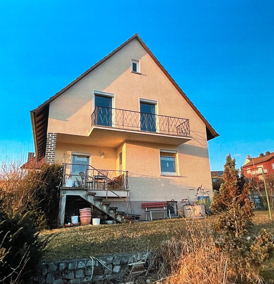 Thumbnail-Einfamilienhaus mit Garage und Garten