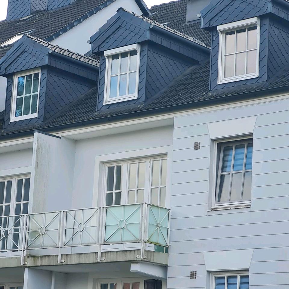 Thumbnail-Moderne 3-Zimmer-Wohnung mit zwei Balkonen, Tiefgarage & Wellness