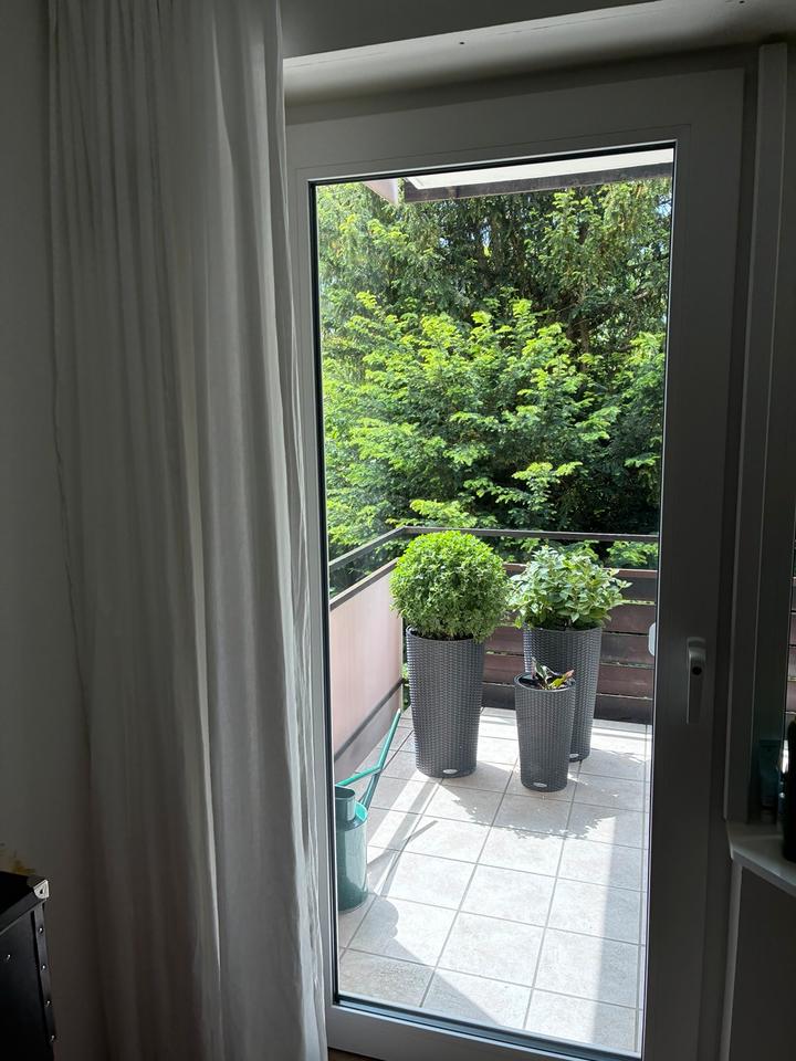 Thumbnail-Möblierte 1,5-Zimmerwohnung in S-Untertürkheim