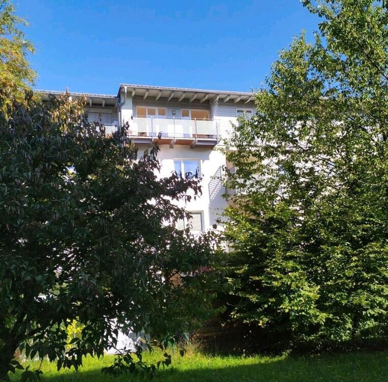 Thumbnail-Von privat: 4-Zi-Whg. mit 2 Blk in Waldrandlage in Ottobrunn