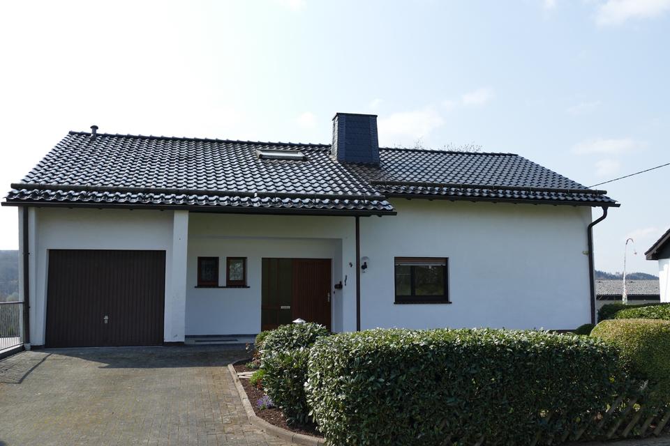 Thumbnail-Freistehendes Einfamilienhaus mit Einliegerwohnung - Einmalig