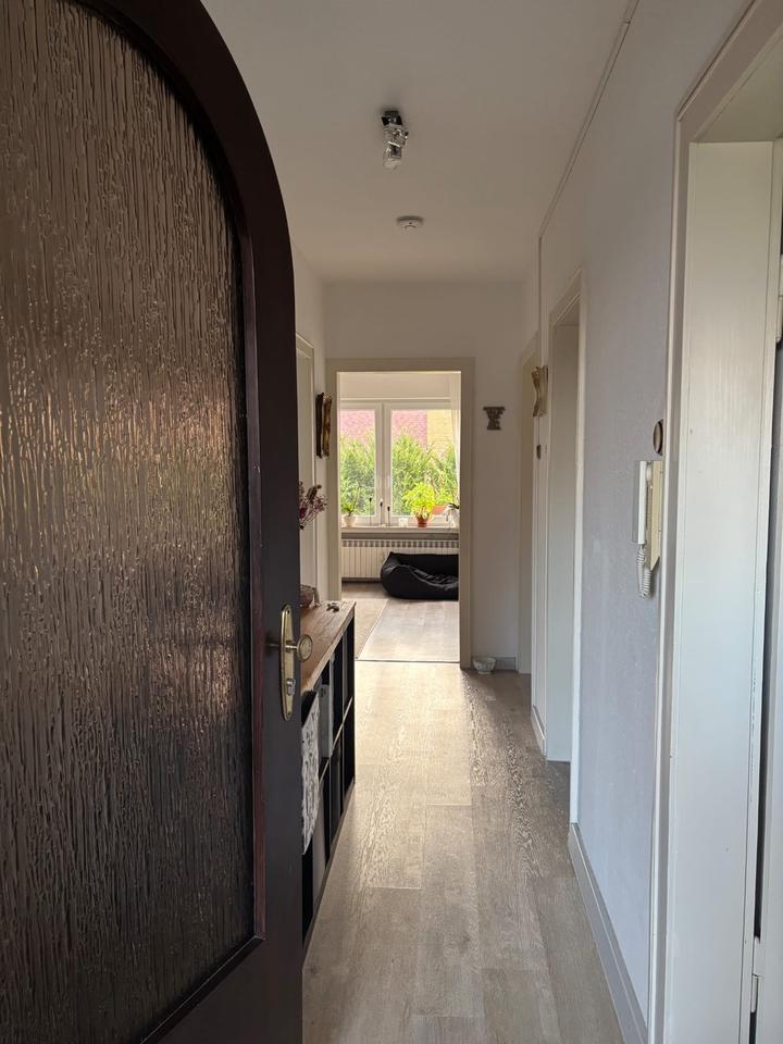 Thumbnail-3 Zimmer Wohnung mit Balkon im OG