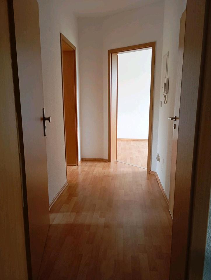 Thumbnail-2-Zimmer-Wohnung mit Küche, Bad und großem Balkon 250.- Euro kalt