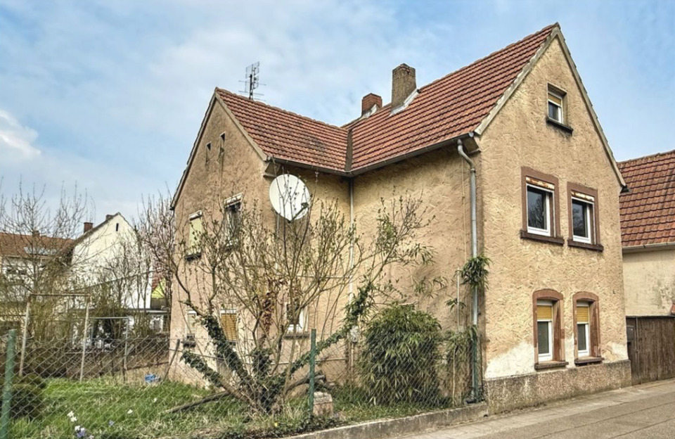 Thumbnail-Freistehendes Einfamilienhaus mit Garten und Anbau in Insheim