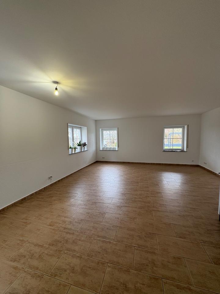 Thumbnail-2,5-Zi.-Einliegerwohnung (85m²) mit Fußbodenheizung & EBK