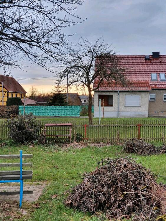 Thumbnail-Doppelhaushälfte und Garage