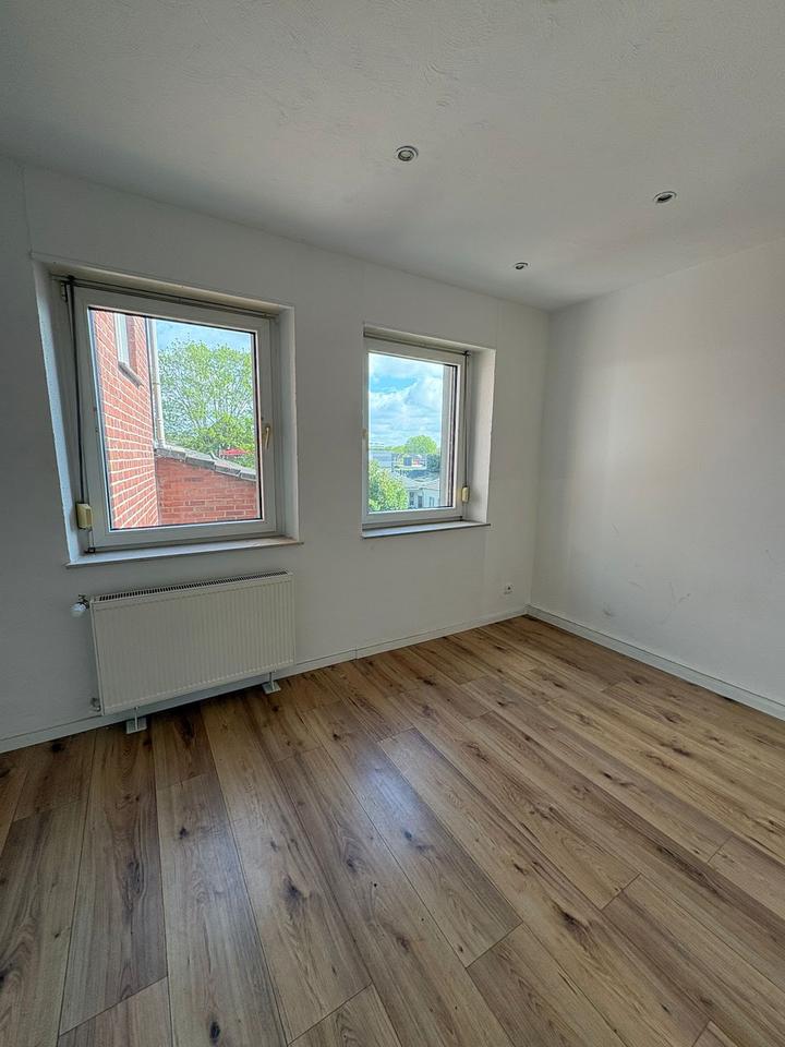 Thumbnail-Helle Single Wohnung in MG-Wickrath - 1.OG