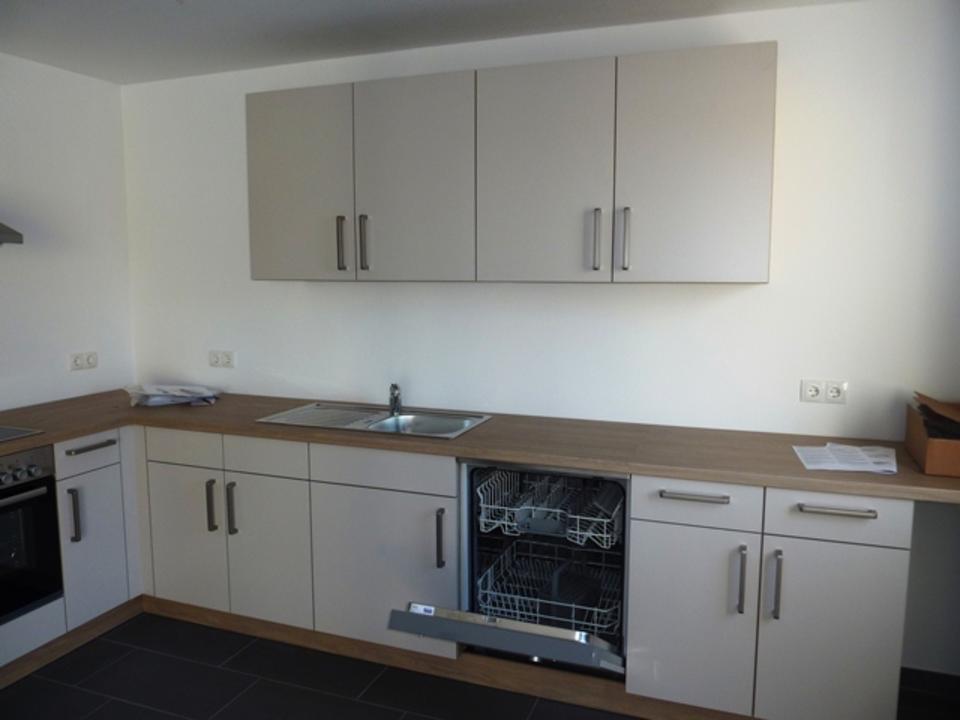 Thumbnail-Neuwertige 3-Zimmer-Wohnung in Toplage + Stellplatz + Küche