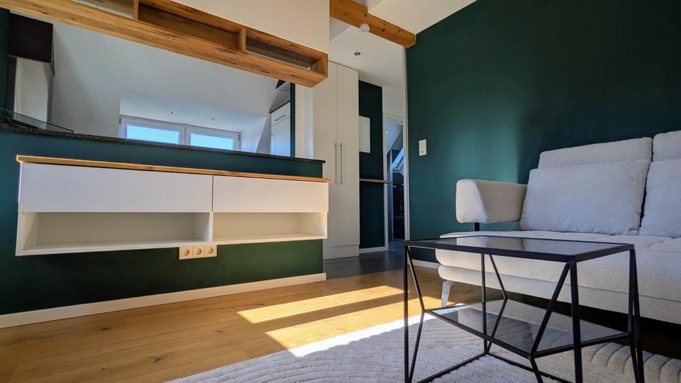 Thumbnail-Moderne Single-Dachgeschosswohnung (voll möbliert)