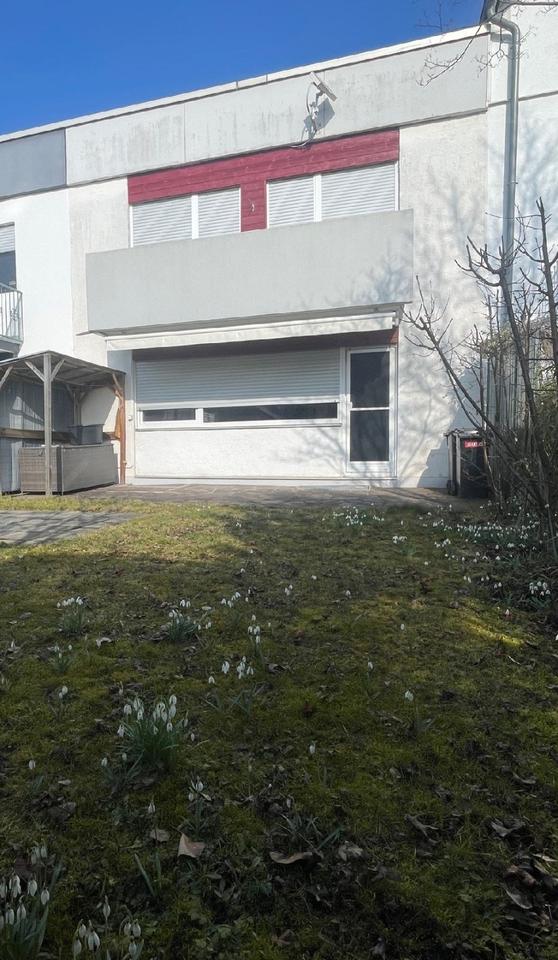 Thumbnail-Einfamilien-Reihenhaus in guter, ruhiger Lage und teilmodern