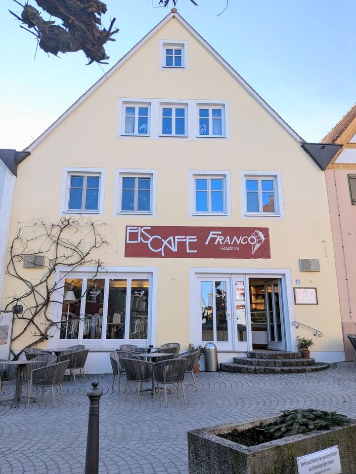 Thumbnail-*provisionsfrei* 3-Familienhaus mit Gewerbe+Garage, am Marktplatz