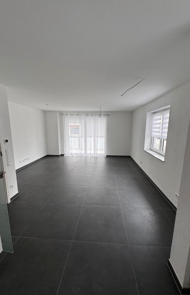Thumbnail-Geräumige 4-Zimmer-Wohnung (95qm) mit Balkon & Fußbodenheizung