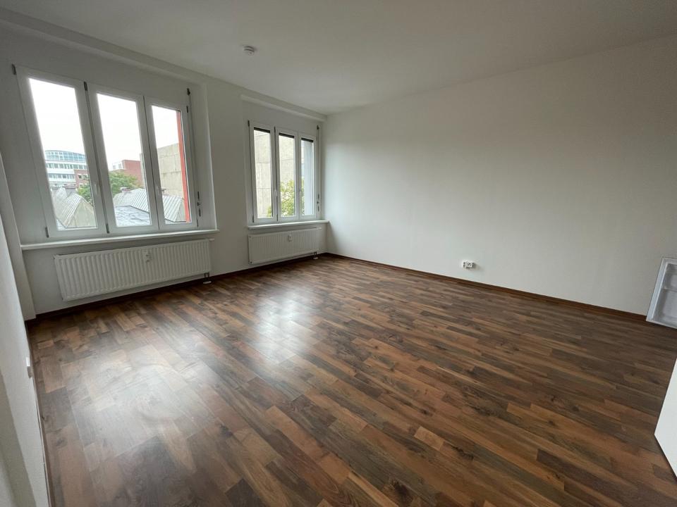 Thumbnail-1-Zimmer Appartement mit EBK und Aufzug in Magdeburg zu vermieten