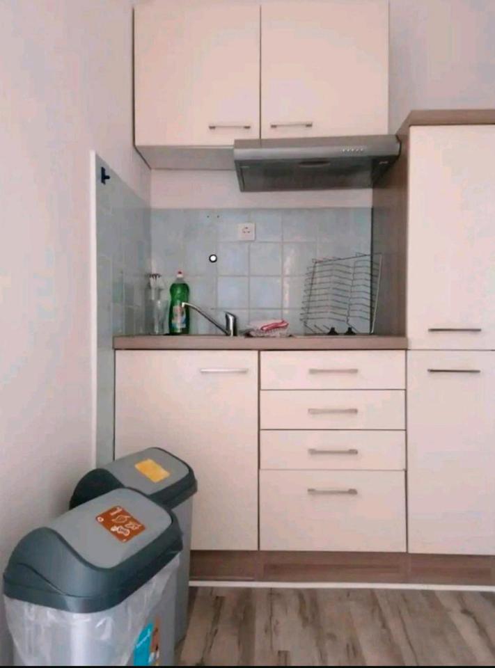 Thumbnail-möblierte Ein-Zimmer Küche Bad Internet