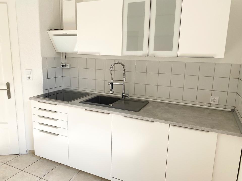 Thumbnail-Renovierte Hochparterre Wohnung mit Einbauküche und Garagenstellplatz