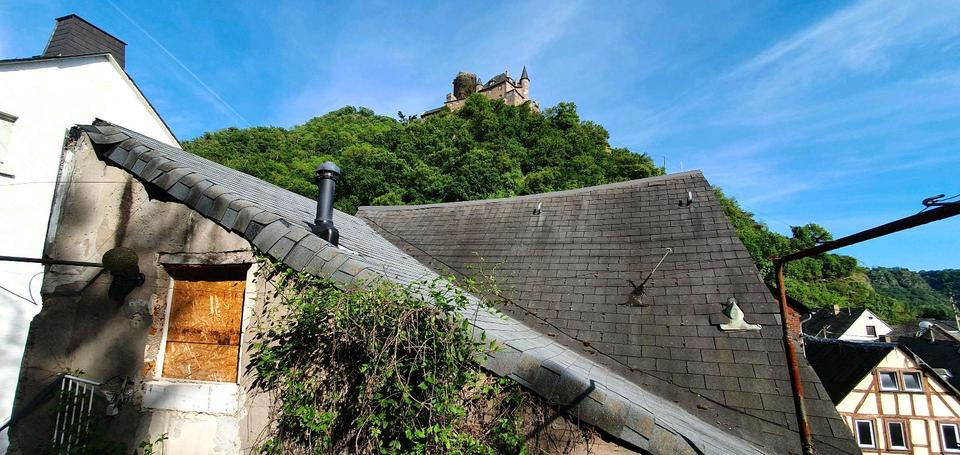 Thumbnail-Burgblick - Grundstück mit Abrissobjekt in St. Goarshausen