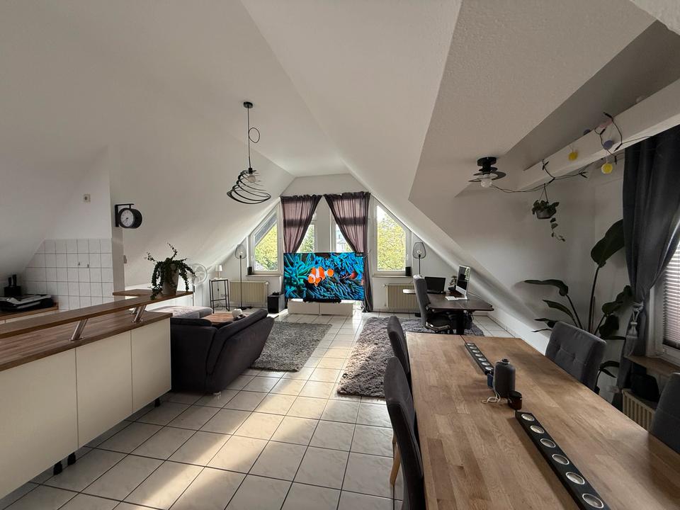 Thumbnail-80 m² Dachgeschosswohnung, 1.230 €. Schützenstr. 51465