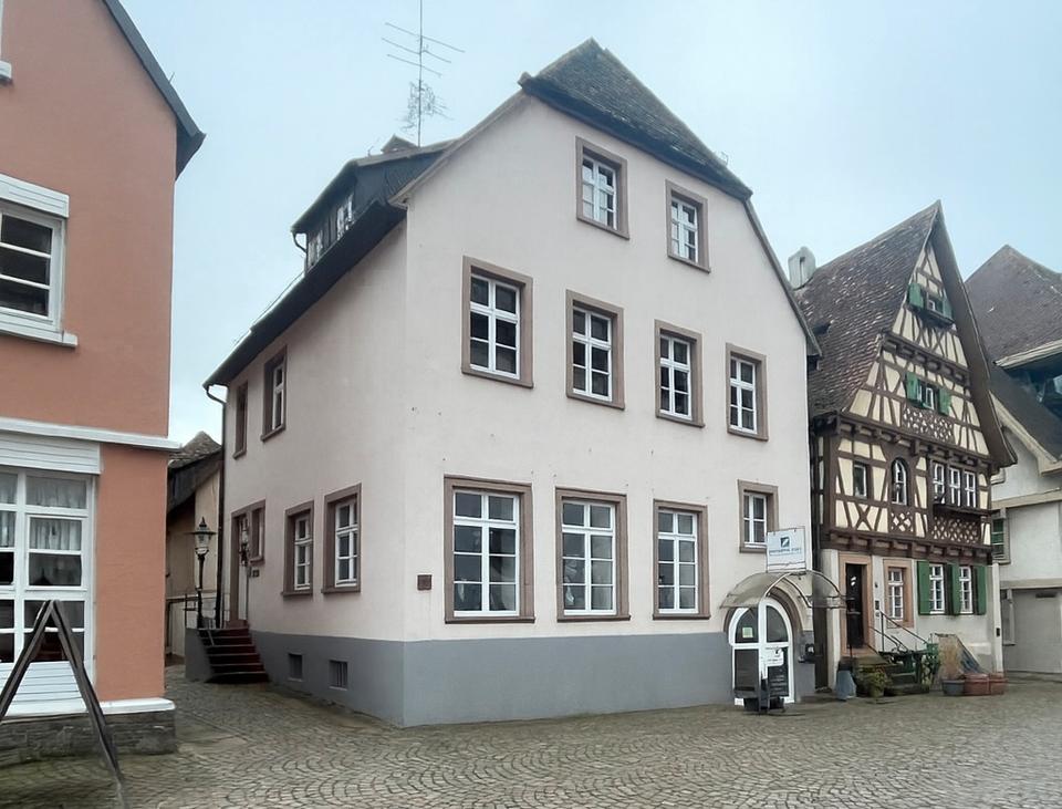 Thumbnail-172 m² Wohnen wie im Stadthaus – mitten in der Ettlinger Innenstadt