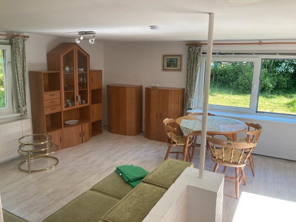 Thumbnail-Laboe: Haus mit Garten und Strandkorb