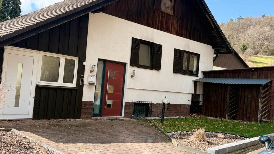 Thumbnail-Einfamilienhaus mit viel Potenzial in Untergeis