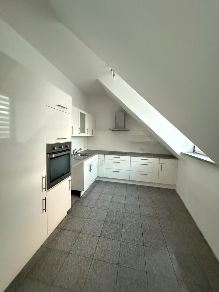 Thumbnail-4-Zimmer Etagenwohnung mit Stellplatz mitten in der Stadt ALZEY