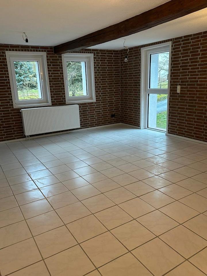 Thumbnail-Frisch renovierte 2-Zimmer-Wohnung mit Stellplatz