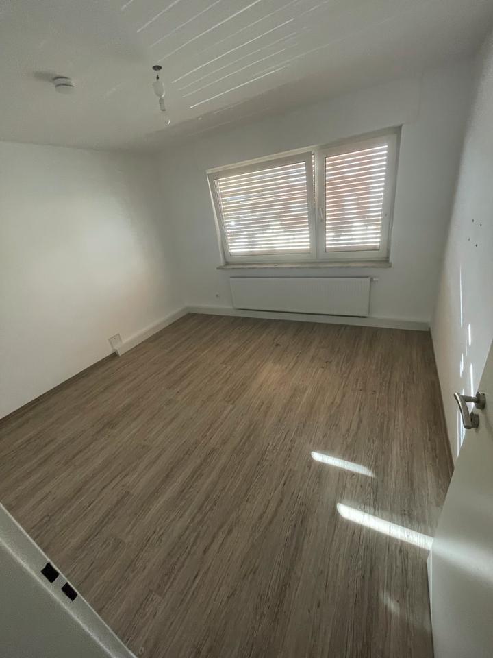 Thumbnail-Wg Zimmer (3er Wg in Wiesbaden)