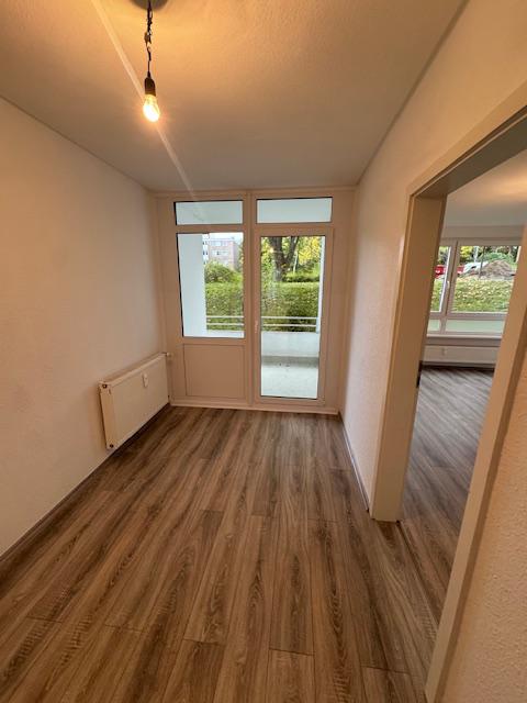 Thumbnail-Frisch renovierte 3-Zimmer-EG-Wohnung mit Balkon