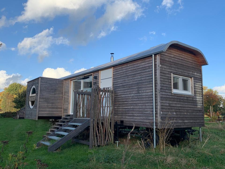Thumbnail-Urlaub im Tinyhouse, Zirkuswagen auf Rädern, Tinyhaus bei Hamburg