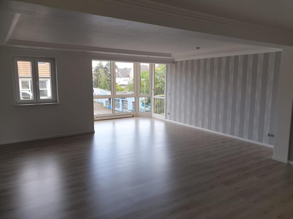 Thumbnail-Attraktives Dreizimmerwohnung 98 m² in Köln Niehl zu verkaufen