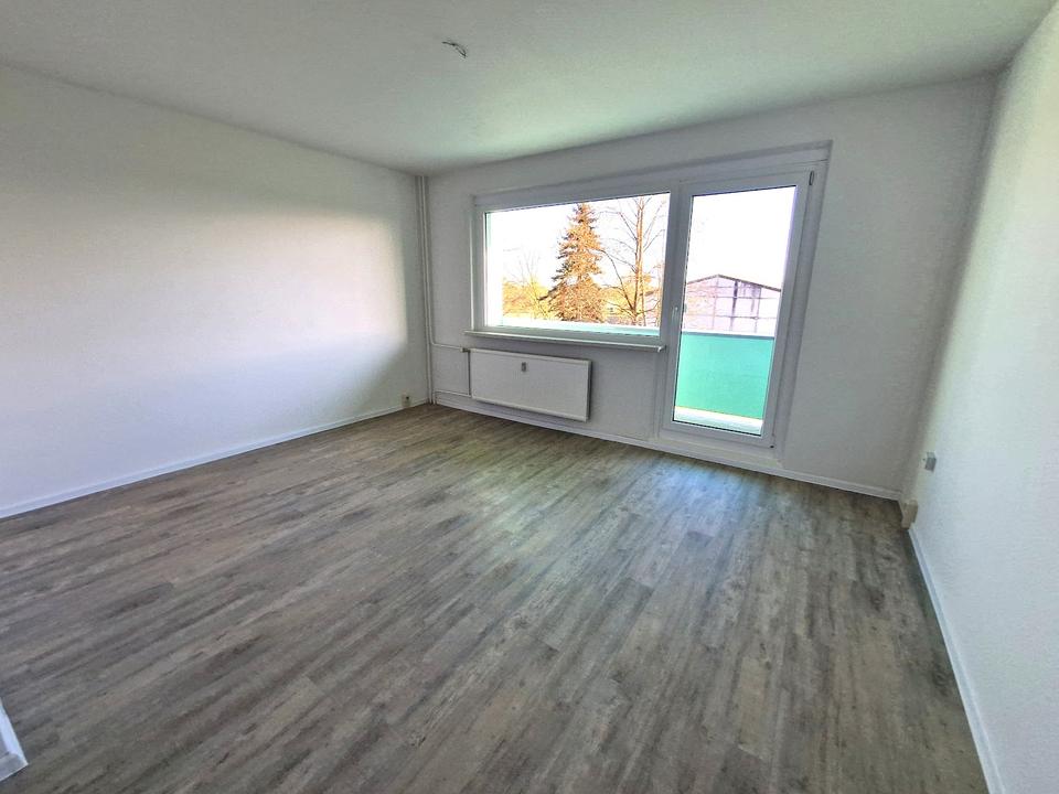 Thumbnail-Wir renovieren für Sie - 3-Zimmer-Wohnung mit Sonnenbalkon ab dem 01.06.2026