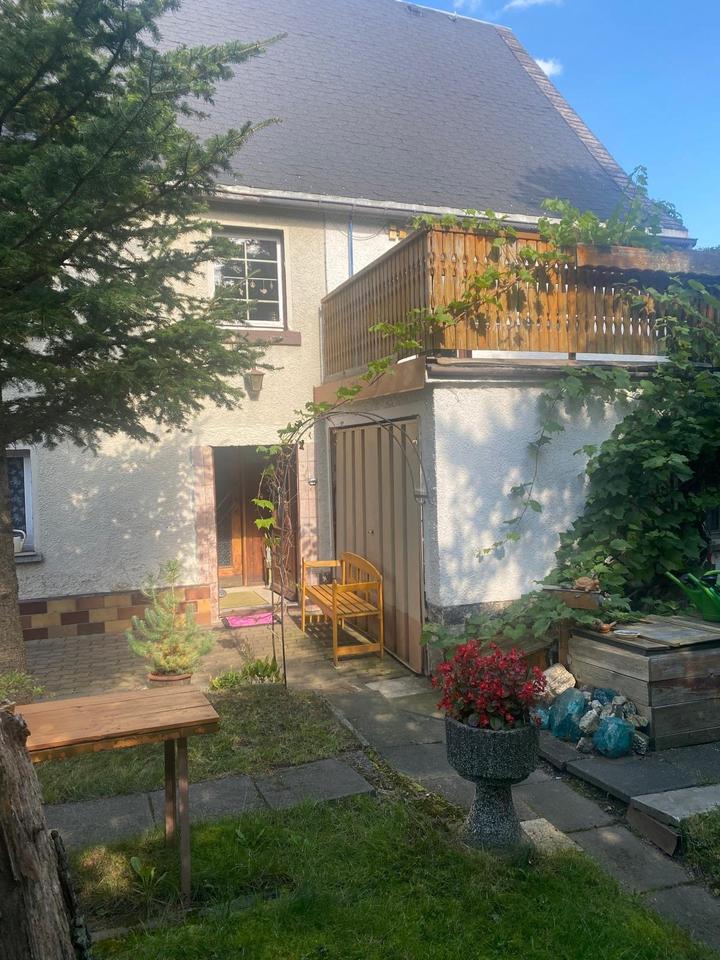 Thumbnail-Einfamilienhaus mit Balkon, 2 Garagen