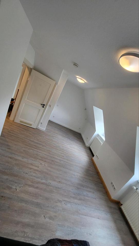 Thumbnail-40 m2, 1 Zimmer, große Küche, Bad, Flur