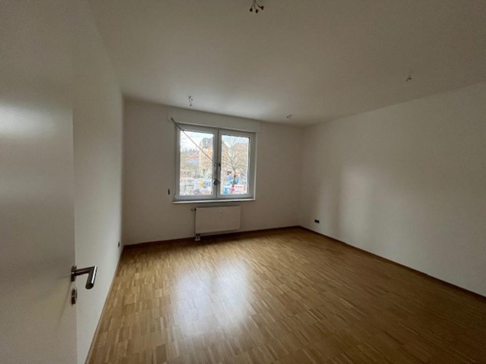 Thumbnail-Neu renovierte, helle 3 Zimmer Wohnung in Stuttgart Süd