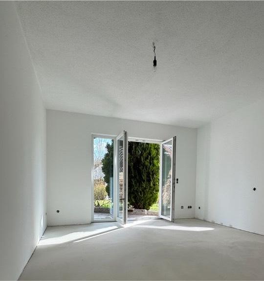 Thumbnail-Großzügige Erdgeschosswohnung mit Garten & viel Potenzial