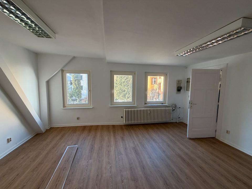 Thumbnail-Ca. 28m2 Gewebeeinheit Ernststr .64 Reinickendorf