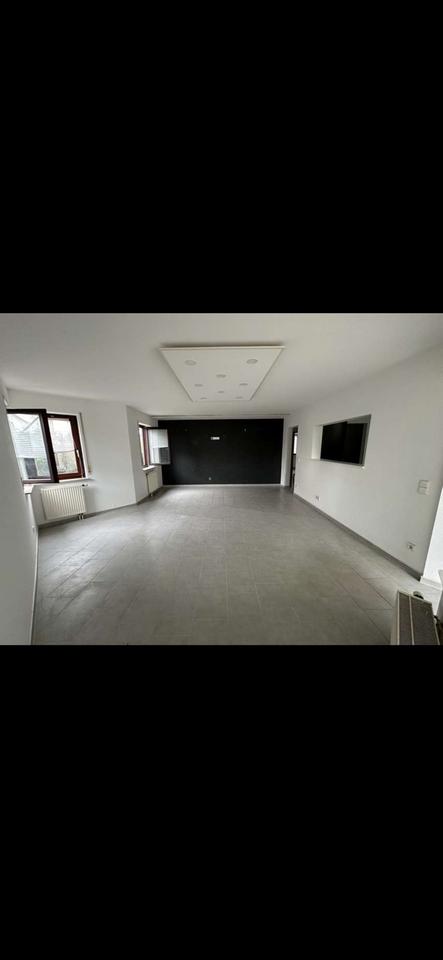 Thumbnail-3-Zimmer-Erdgeschosswohnung mit Gartenanteil zu vermieten