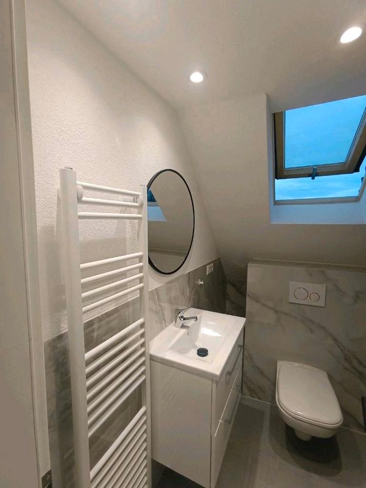 Thumbnail-Kernsanierte Dachgeschoss Wohnung 2,5 Zimmer zu vermieten !!!!!