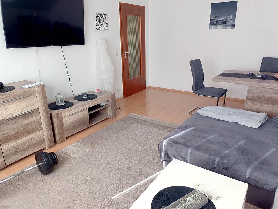 Thumbnail-Helle große 2 Zi.-Whg. mit neuem Tageslichtwannen-Bad, Gäste-WC u. Garten in einem ruhigen Haus!