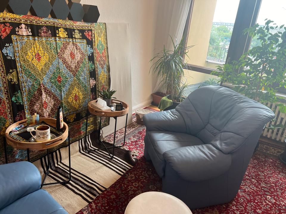 Thumbnail-Psychotherapie-Praxisraum in Charlottenburg, direkt an der S-Bah