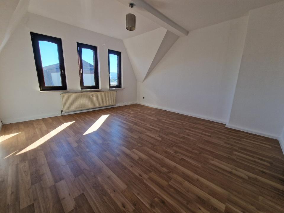 Thumbnail-5 ZKB Dachgeschosswohnung in zentraler Lage einer Stadtvilla Sofort bezugsfrei !