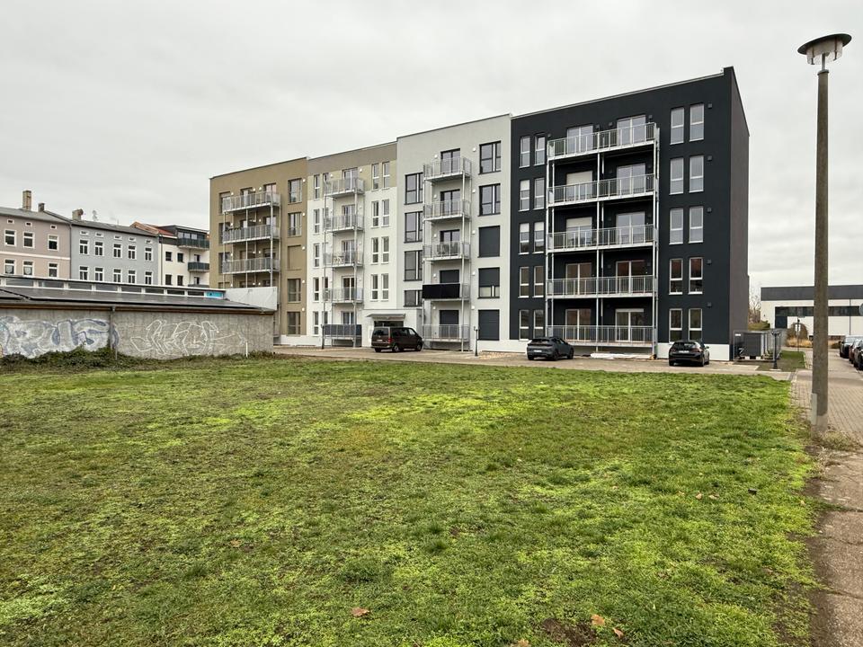 Thumbnail-Hochwertige 2-Zimmer-Wohnung mit Balkon, Siemens-Küche und Aufzug vor der Tür