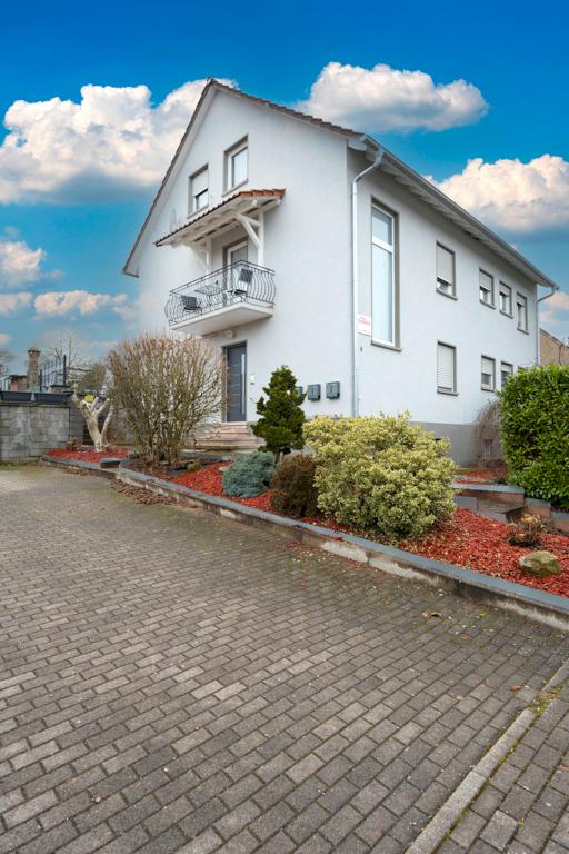 Thumbnail-Schöne vollmöblierte DG Wohnung in 66879 Reichenbach