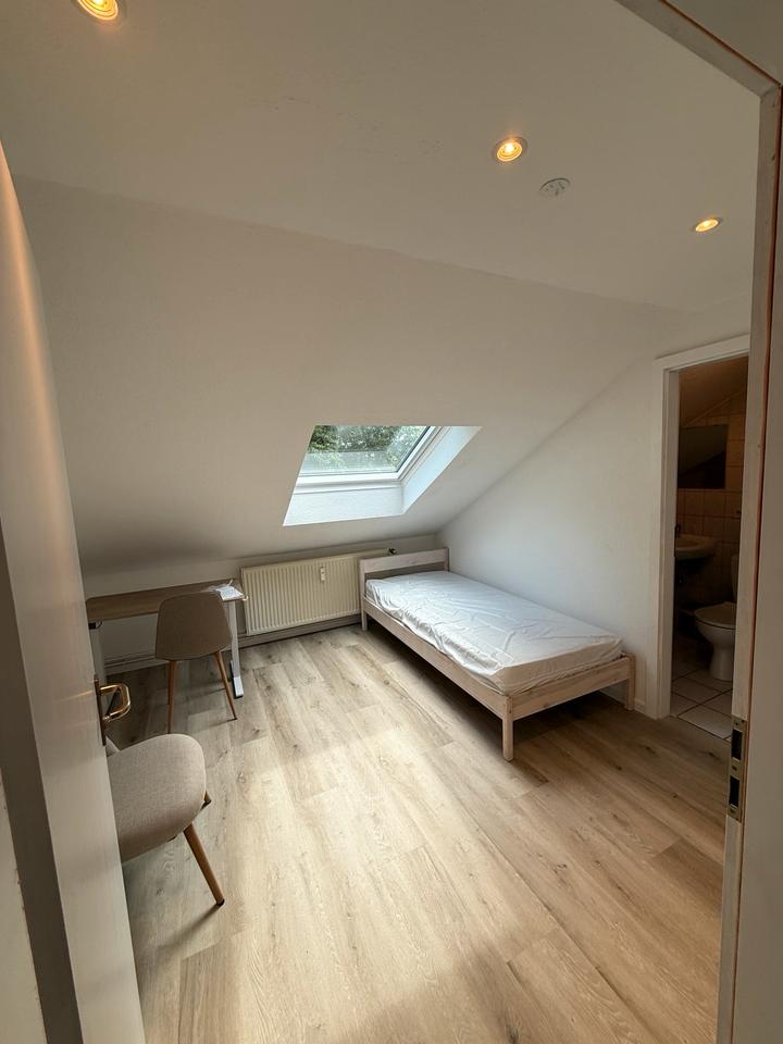 Thumbnail-Finanzschüler Wohnung WG mit privatem Bad