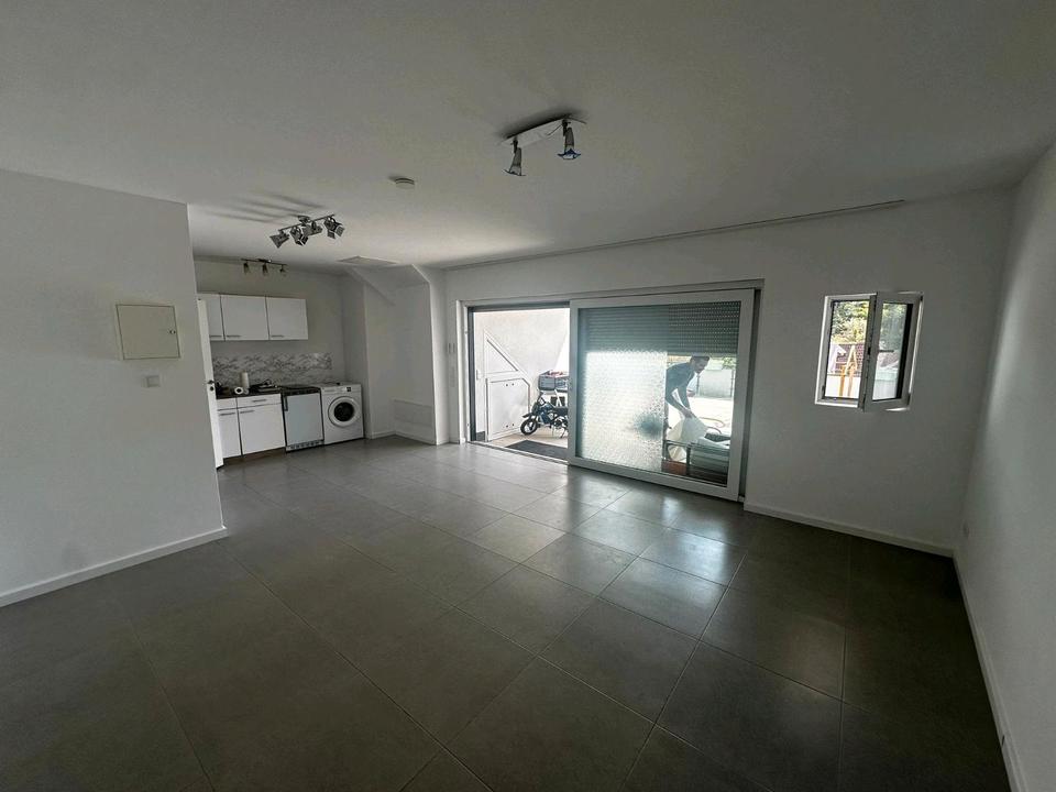 Thumbnail-1 Zimmer Wohnung kernsaniert Fußbodenheizung Regendusche Küche