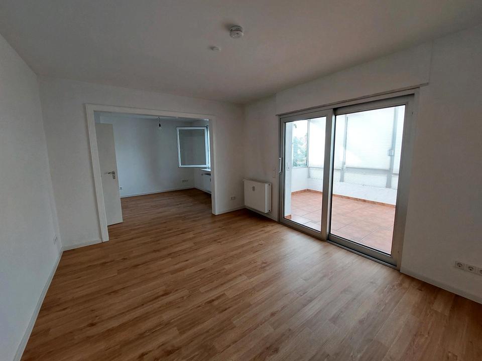 Thumbnail-Gut geschnittene, modernisierte Wohnung mit Garten und Garage in