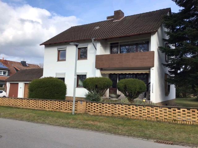 Thumbnail-3 bis 4 Zi.- Wohnung mit Gartenanteil in ruhiger Ortsrandlage