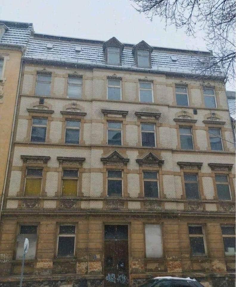 Thumbnail-Großes Mehrfamilienhaus mit 10 Wohnungen in Zeitz